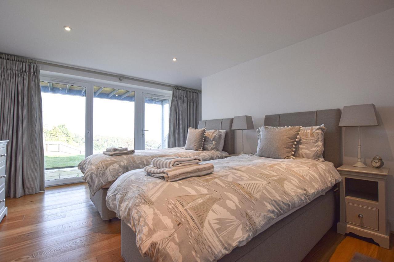 Whispers - 4 Bedroom Modern Family Holiday Home In Salcombe Sleeps 8 Bagian luar foto